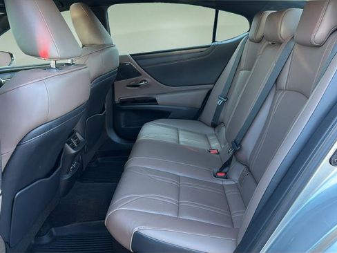 Used 2024 Lexus ES 300h 300h Luxury w/ Accessory Package (Z2) image 22