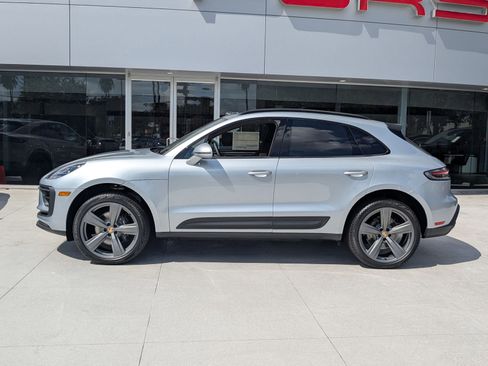 New 2026 Porsche Macan image 2