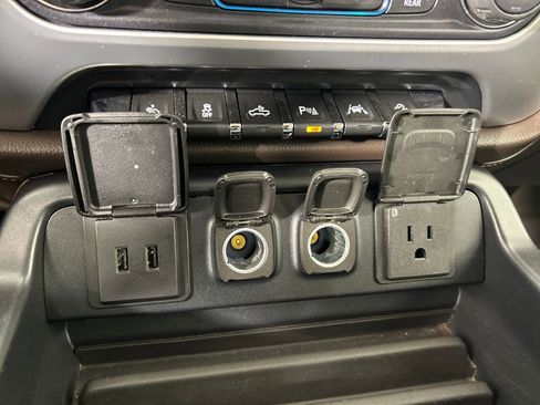 Used 2018 GMC Sierra 1500 SLT image 16