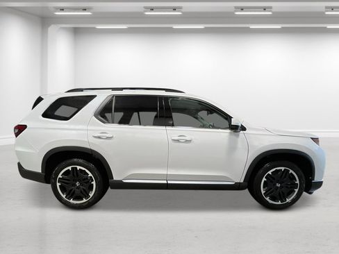 New 2026 Honda Pilot image 2