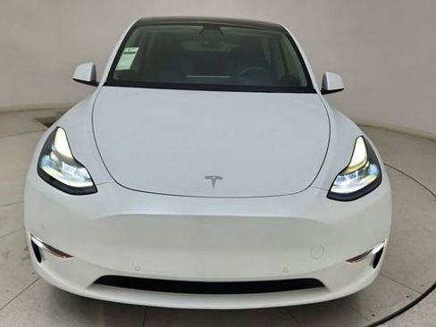 Used 2022 Tesla Model Y Performance image 13