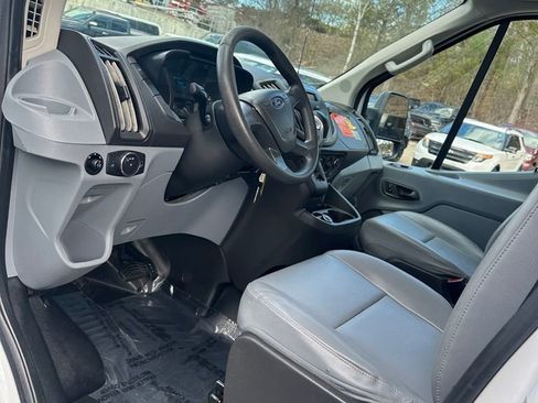 Used 2019 Ford Transit 250 138 RWD image 10