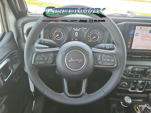 New 2025 Jeep Gladiator Sport AWD/4WD image 26