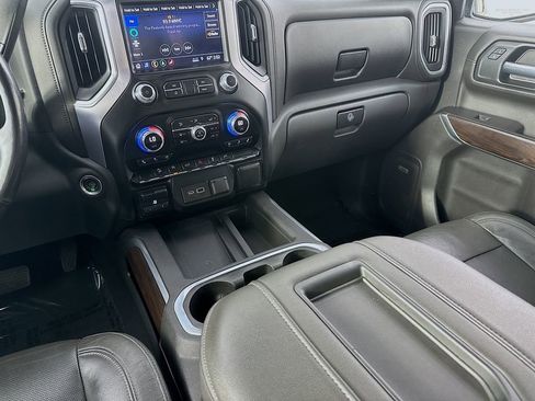 Used 2019 GMC Sierra 1500 SLT w/ SLT Premium Package AWD/4WD image 29