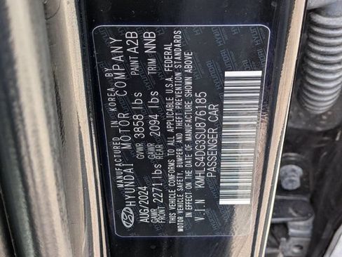 Certified 2025 Hyundai Elantra SEL FWD image 12