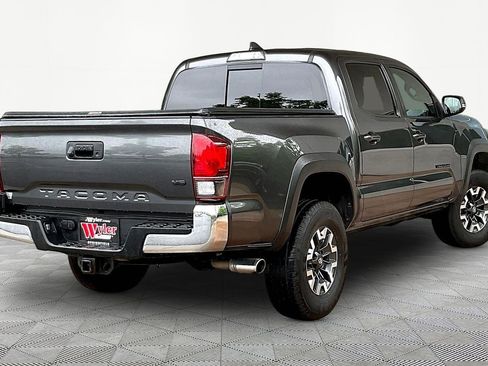 Used 2018 Toyota Tacoma TRD Off-Road AWD/4WD image 6
