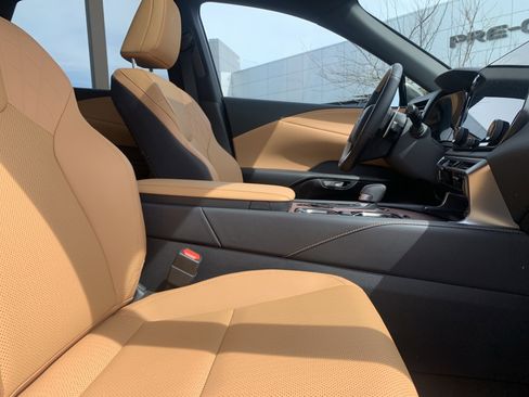 Used 2025 Lexus RX 350 Premium w/ Accessory Package (Z1) image 35