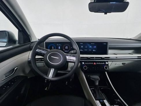 Used 2026 Hyundai Tucson SEL FWD image 14