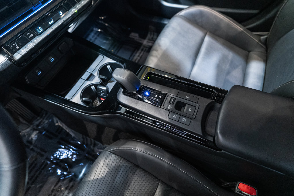Certified 2025 Toyota Prius XLE FWD image 23