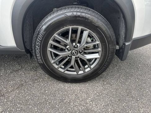 Used 2025 Nissan Rogue S FWD image 32