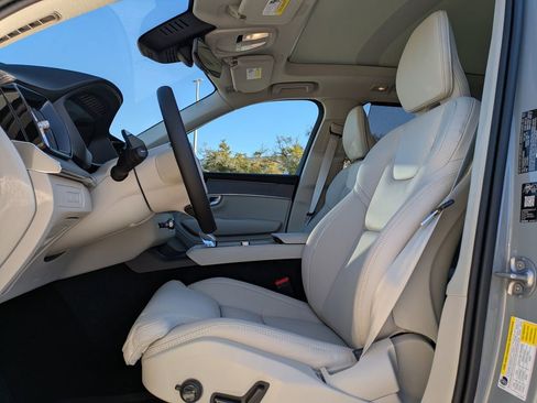 New 2026 Volvo XC90 T8 Ultra w/ Protection Package Premier AWD/4WD image 2