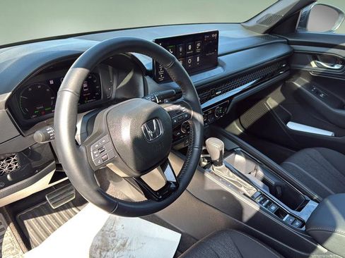 Used 2023 Honda Accord Sport image 13