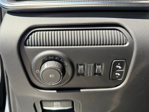 New 2024 Jeep Grand Wagoneer L Series III w/ Rear Seat Video Group 1 AWD/4WD image 18