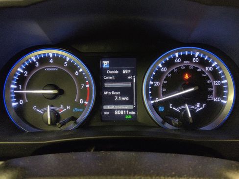 Used 2019 Toyota Highlander XLE FWD image 23