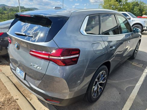 Used 2025 BMW X3 xDrive30i w/ Convenience Package image 2