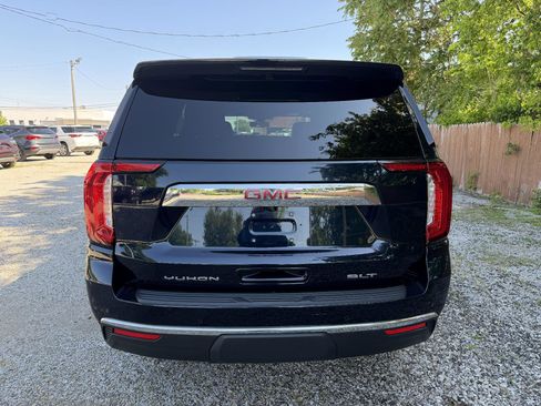 Used 2022 GMC Yukon SLT w/ SLT Luxury Package AWD/4WD image 4