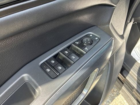 Used 2025 Nissan Pathfinder Rock Creek AWD/4WD image 11