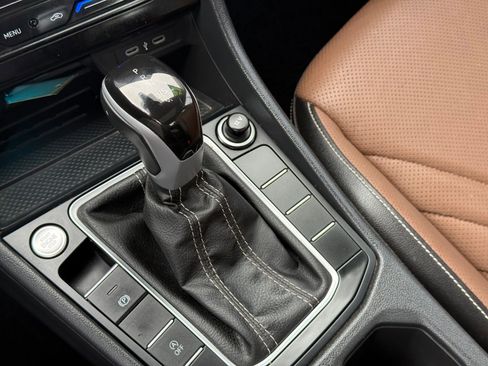Used 2025 Volkswagen Jetta SEL FWD image 27