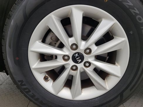 Used 2019 Kia Sorento L FWD image 31