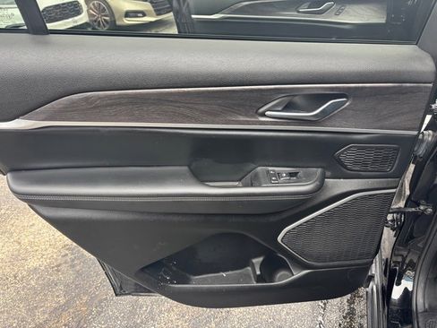 Used 2022 Jeep Grand Cherokee L Limited image 31