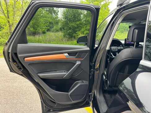 Used 2021 Audi Q5 2.0T Premium image 16