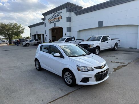Used 2020 Chevrolet Sonic LT FWD image 2