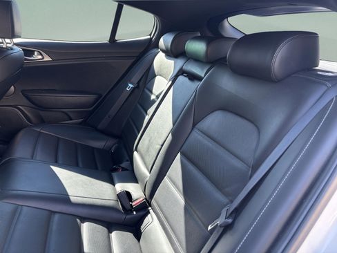 Used 2018 Kia Stinger GT2 image 22