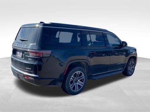 Used 2024 Jeep Wagoneer Series II image 2