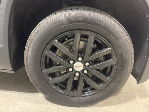 Used 2019 GMC Acadia SLT w/ LPO, Cargo Package image 32