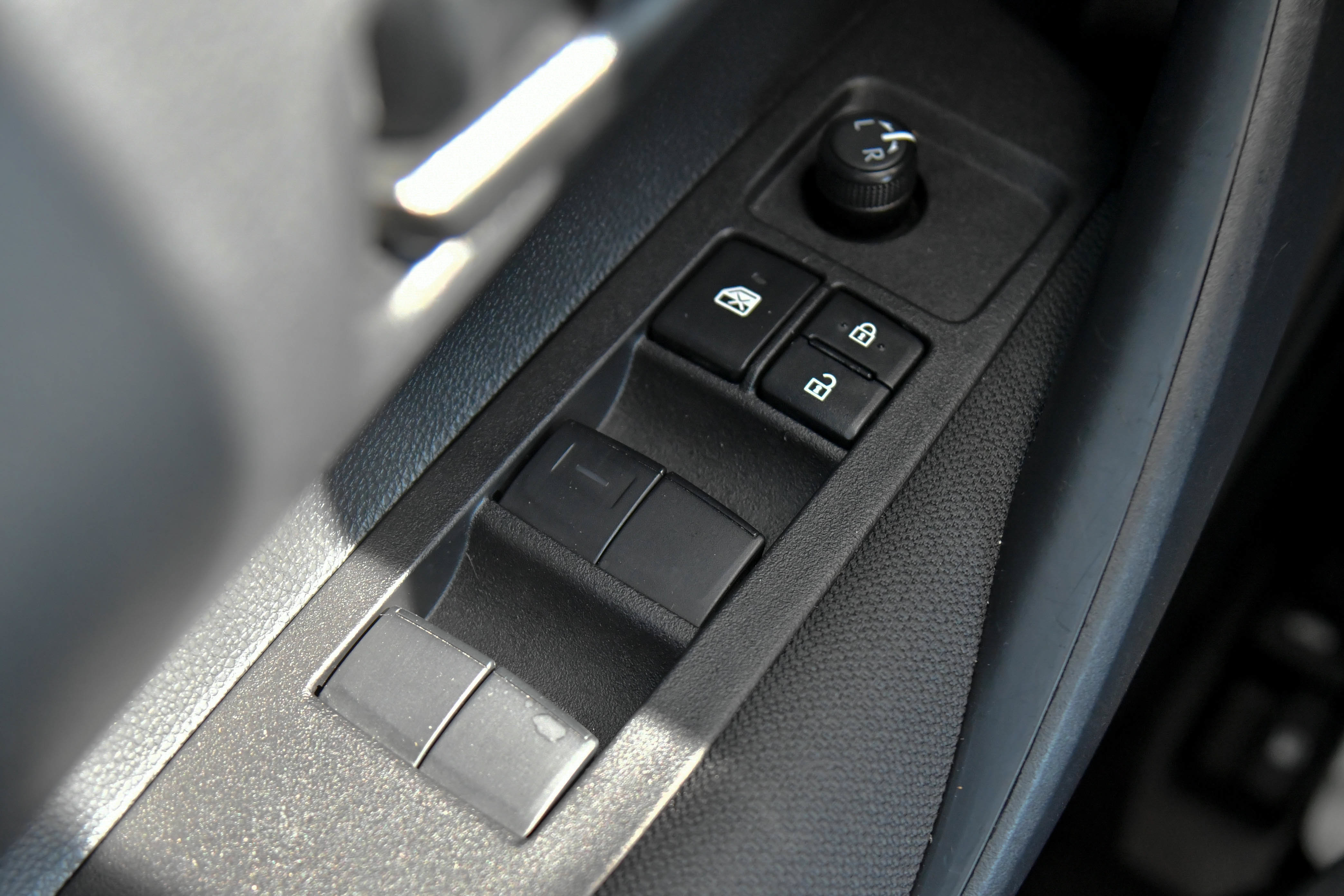 Used 2025 Toyota Corolla LE FWD image 32