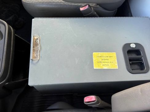 Used 2014 Chevrolet Express 3500 3500 2dr 139 in. WB Cutaway w image 17