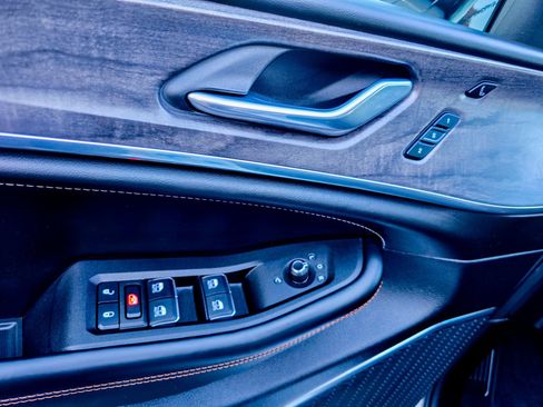 Used 2025 Jeep Grand Cherokee L Overland w/ Luxury Tech Group IV image 34