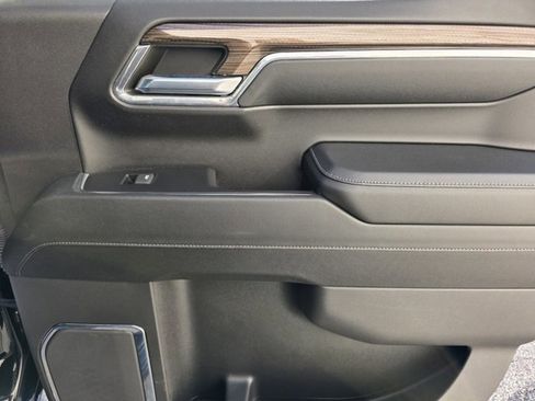 Used 2024 Chevrolet Silverado 1500 LT Trail Boss w/ LPO, Dark Essentials Package image 12