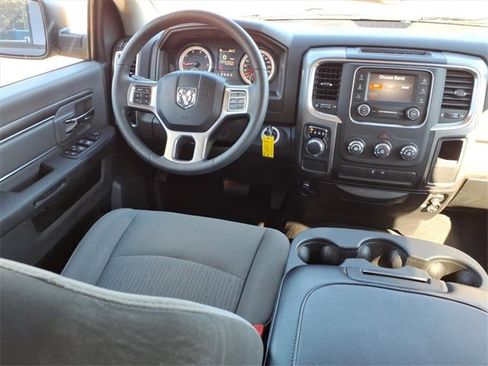 Used 2022 RAM 1500 Classic SLT image 5