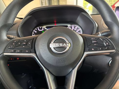 Used 2025 Nissan Sentra SV FWD image 25