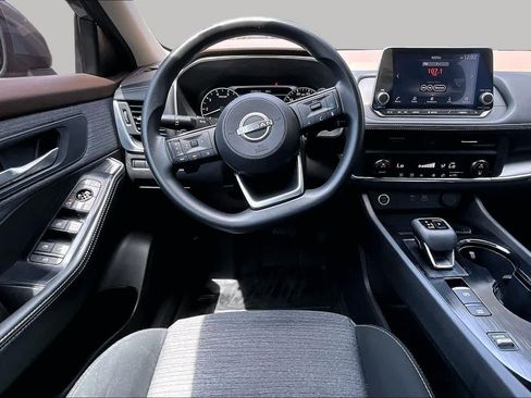 Used 2023 Nissan Rogue SV FWD image 6