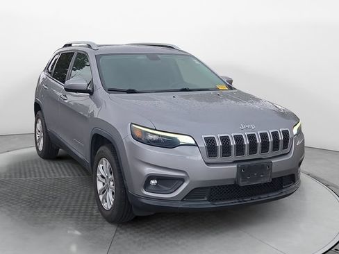 Used 2019 Jeep Cherokee Latitude w/ Cold Weather Group AWD/4WD image 7