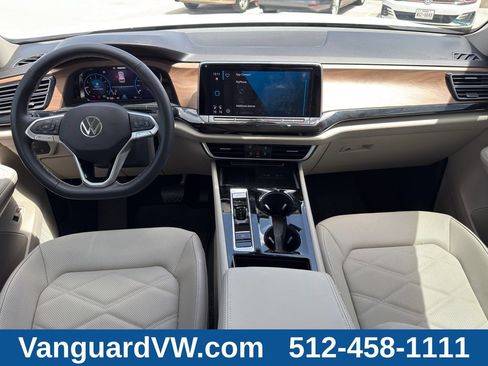 Used 2025 Volkswagen Atlas SE w/ Panoramic Sunroof Package FWD image 30