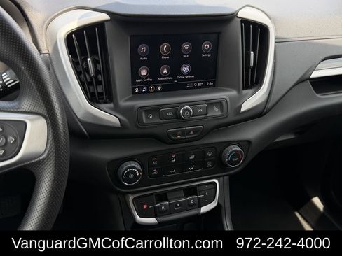 Used 2024 GMC Terrain SLE AWD/4WD image 17