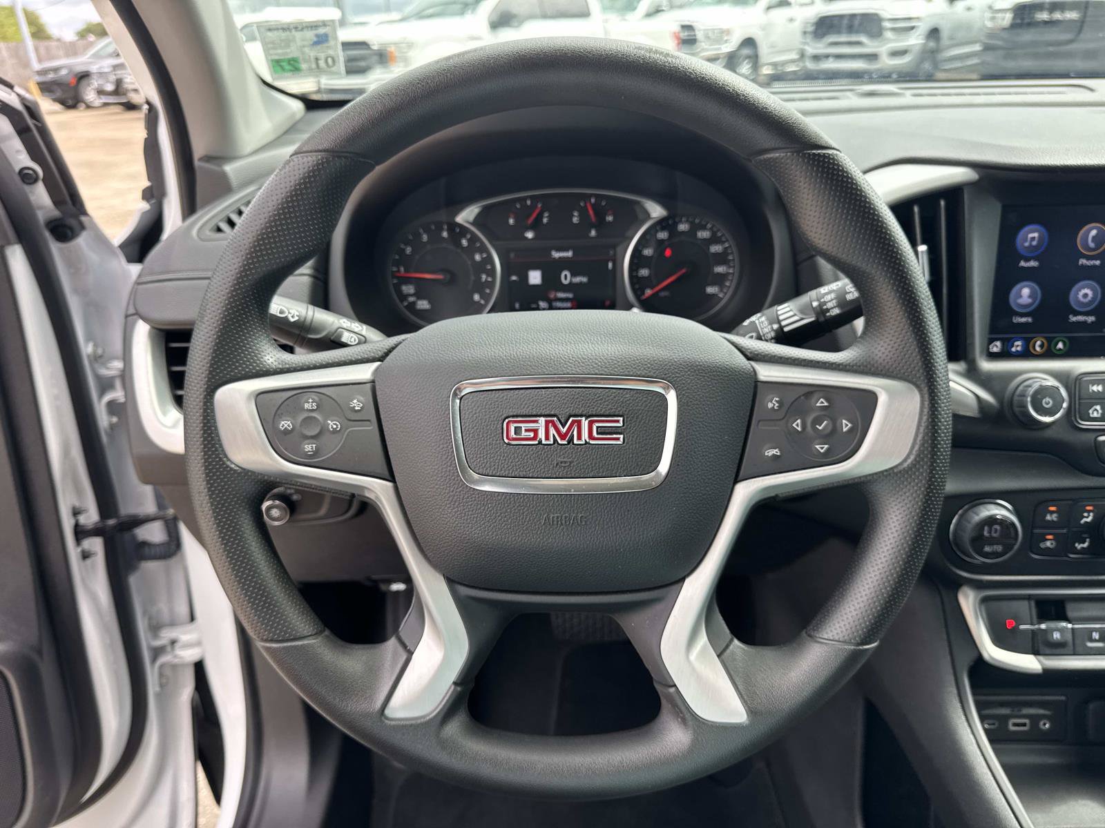 Used 2024 GMC Terrain SLE w/ Driver Convenience Package FWD image 21