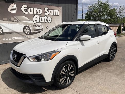Used 2020 Nissan Kicks SV FWD image 3