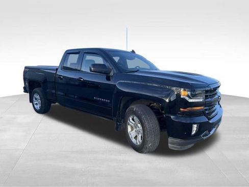Used 2018 Chevrolet Silverado 1500 LT w/ All Star Edition image 8