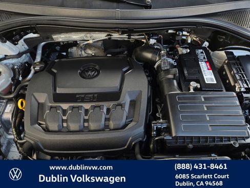 Used 2018 Volkswagen Tiguan SE w/ Panoramic Sunroof Package image 26