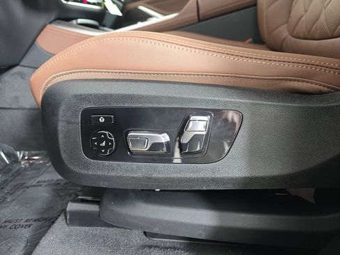 New 2026 BMW X5 xDrive50e w/ Climate Comfort Package AWD/4WD image 29