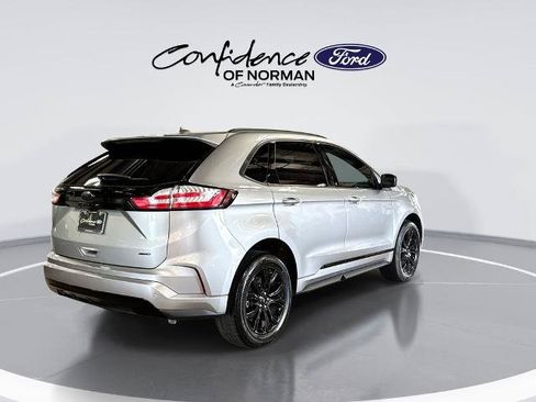 Certified 2024 Ford Edge SE w/ Black Appearance Package AWD/4WD image 8