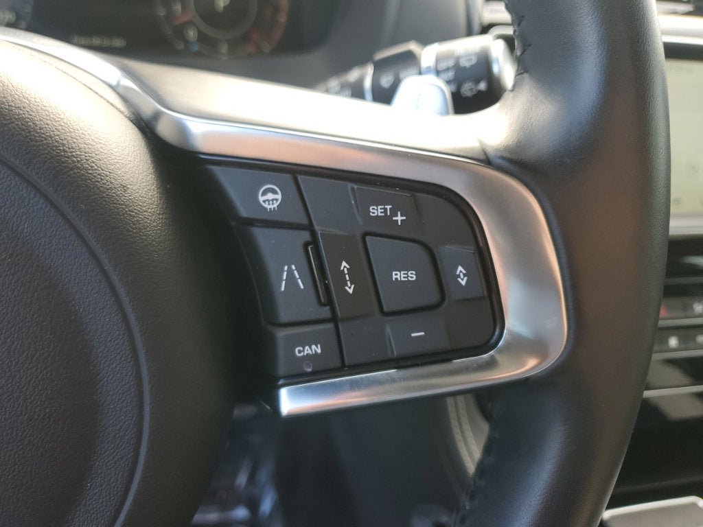 Used 2019 Jaguar F-PACE S AWD/4WD image 22