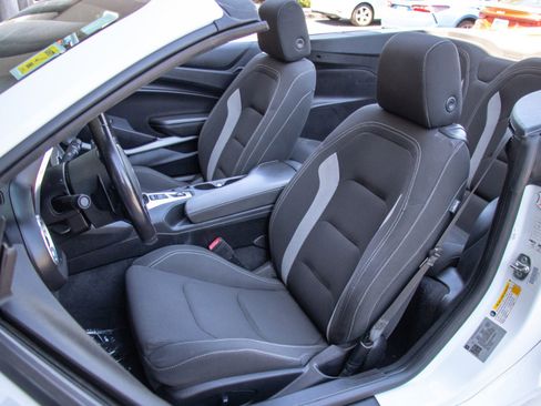 Used 2020 Chevrolet Camaro LT image 10