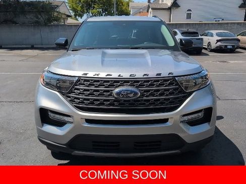 Used 2024 Ford Explorer XLT w/ Equipment Group 202A AWD/4WD image 2