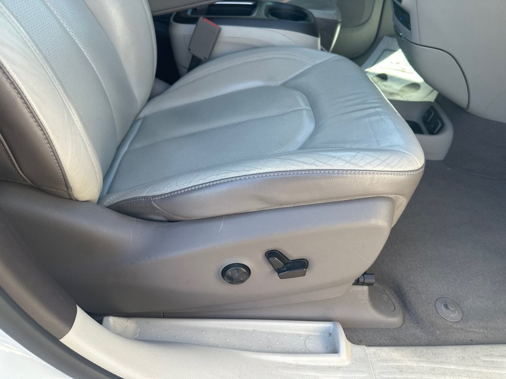 Used 2017 Chrysler Pacifica Touring-L Plus w/ Advanced Safetytec Group FWD image 10