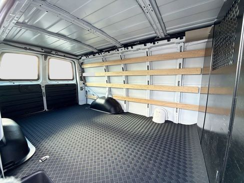 Certified 2024 Chevrolet Express 2500 Work Van w/ Driver Convenience Package image 21